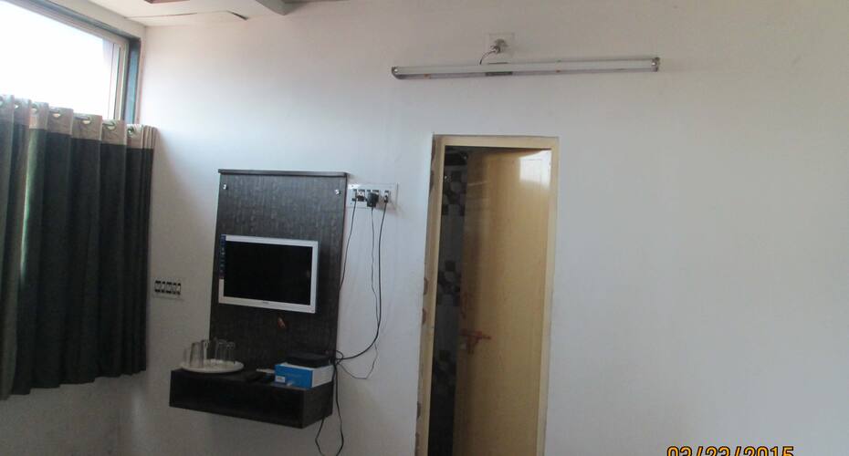 Hotel Nilkanth & Guest House, Gandhinagar 2